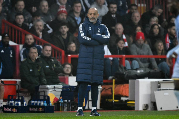 间内曾带领 间内曾带领